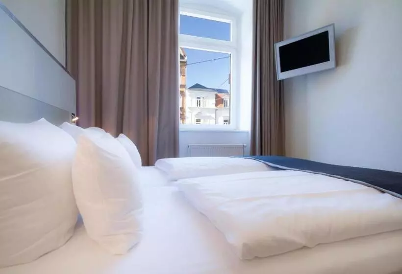 1 Schlafzimmer Apartment, Qube Hotel Bergheim