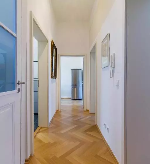 1 Schlafzimmer Apartment, Qube Hotel Bergheim