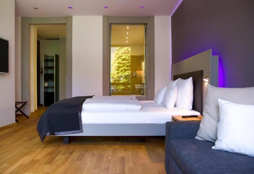 Полулюкс, Qube Hotel Bergheim