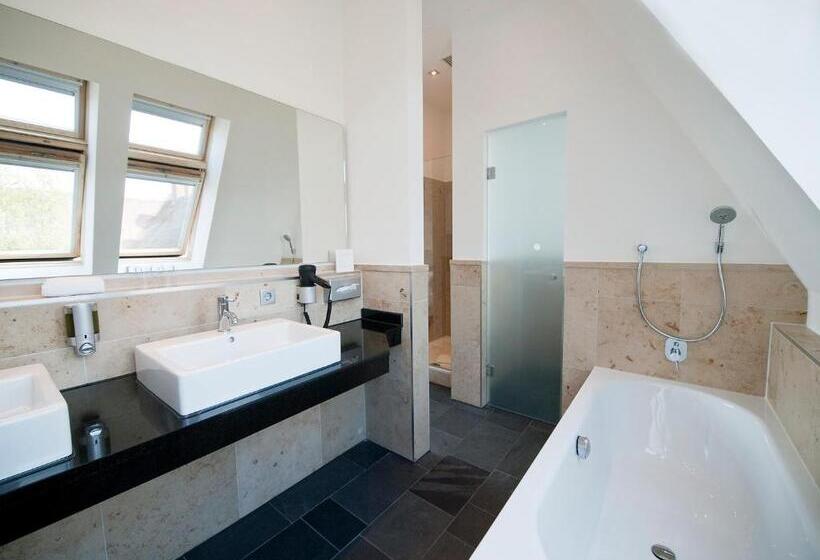 Номер Deluxe, Qube Hotel Bergheim