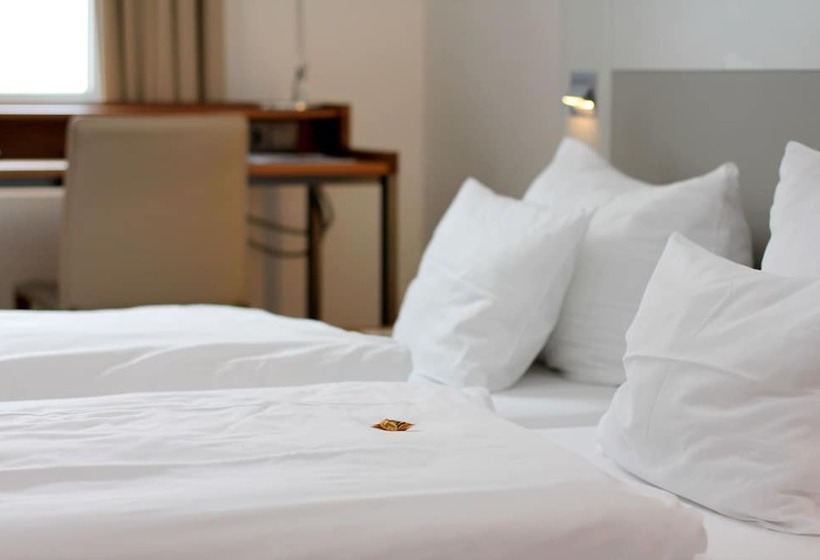 Standardzimmer, Qube Hotel Bergheim