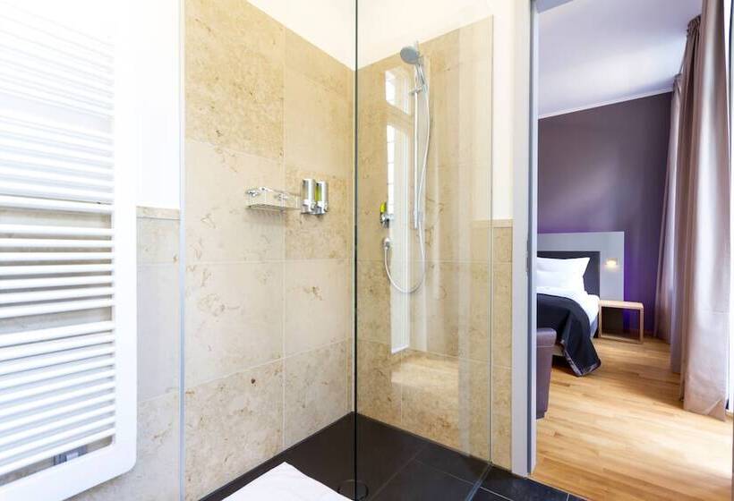 Номер Deluxe, Qube Hotel Bergheim