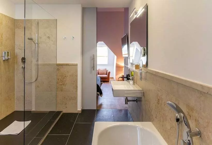 Standardzimmer, Qube Hotel Bergheim