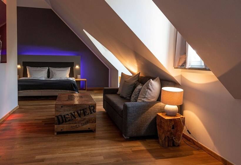 Полулюкс, Qube Hotel Bergheim