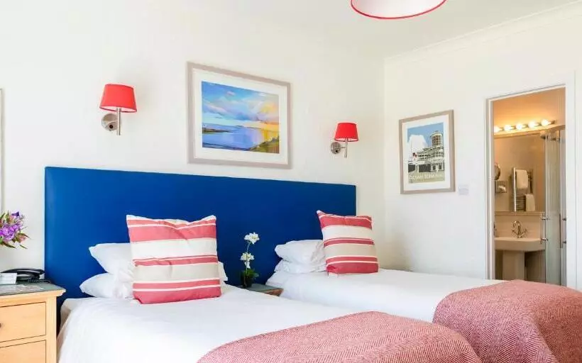 Classic Room, The Beachcroft Hotel, Bw Signature Collection