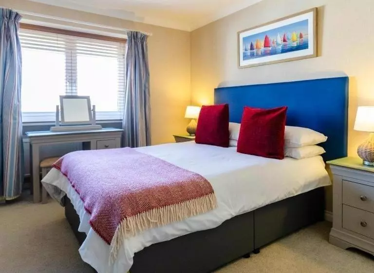 Classic Room Double Bed, The Beachcroft Hotel, Bw Signature Collection
