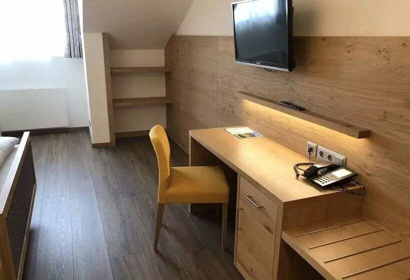 اتاق استاندارد یک نفره, Urlaubshotel Binder