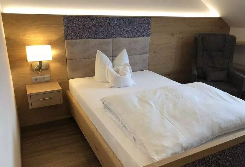 اتاق استاندارد یک نفره, Urlaubshotel Binder