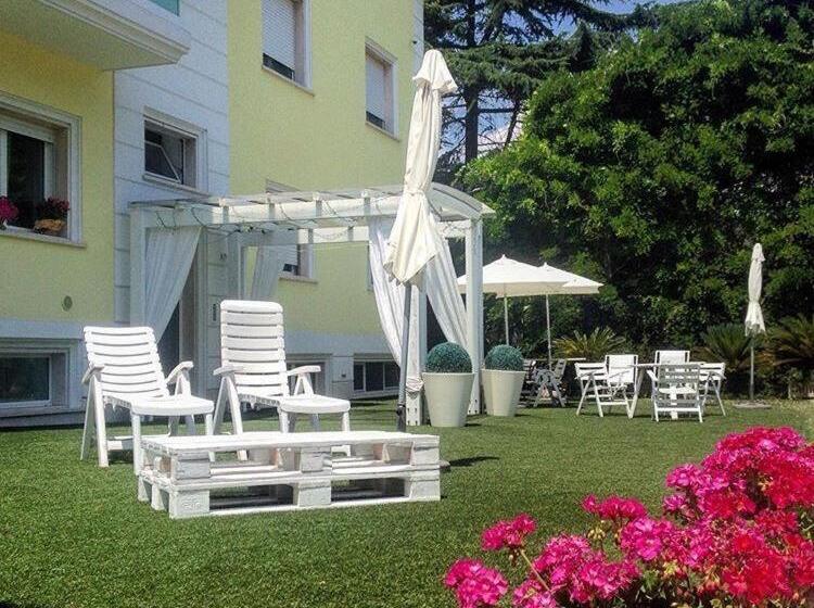 اتاق خانوادگی, Ascoli Bonjour B&b & Apartments Parcheggio Privato & Giardino