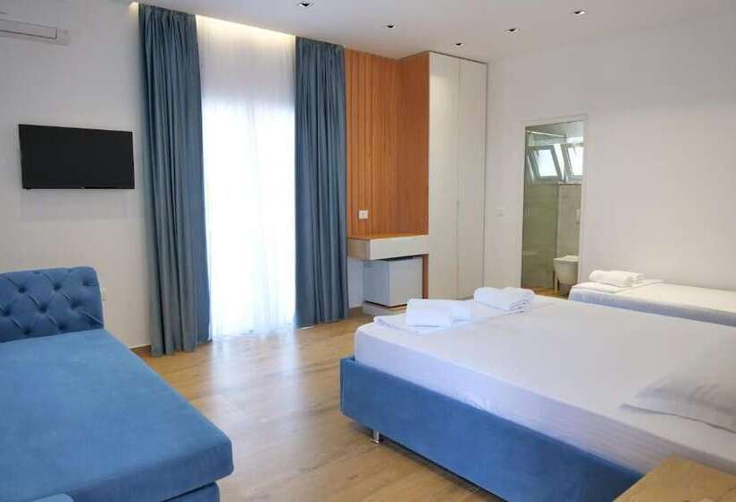 带阳台标准四人间, Summer Point