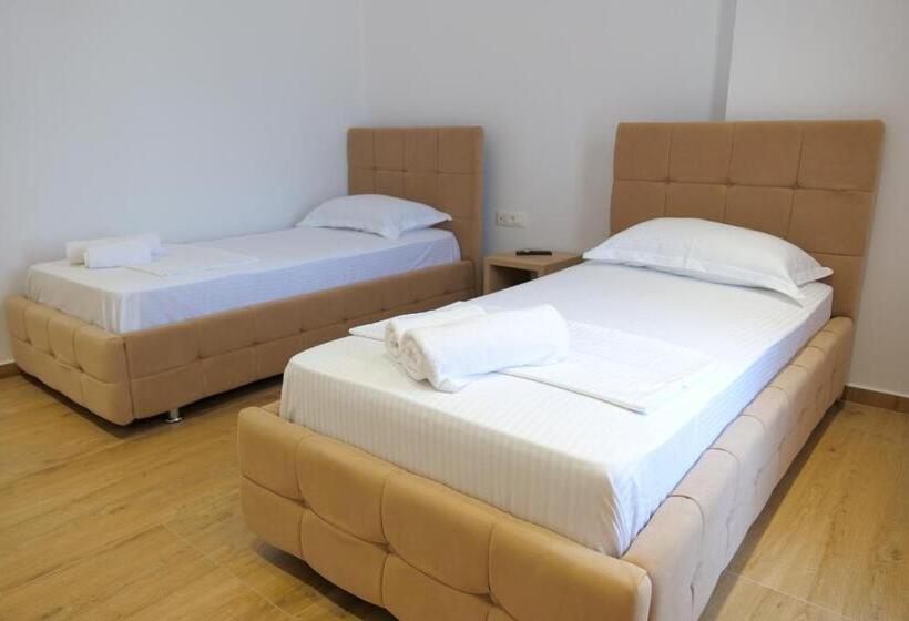 家庭间, Summer Point