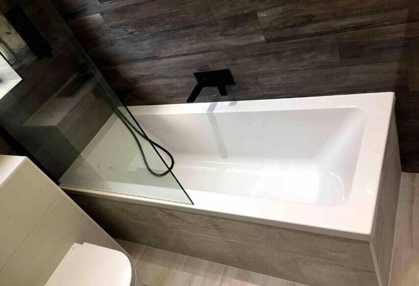 Номер Стандарт Трехместный, Double Bedroom, Kings Lynn, New Renovated Bathroom