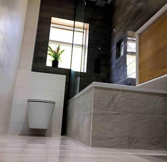 חדר סטנדרט לשלושה, Double Bedroom, Kings Lynn, New Renovated Bathroom