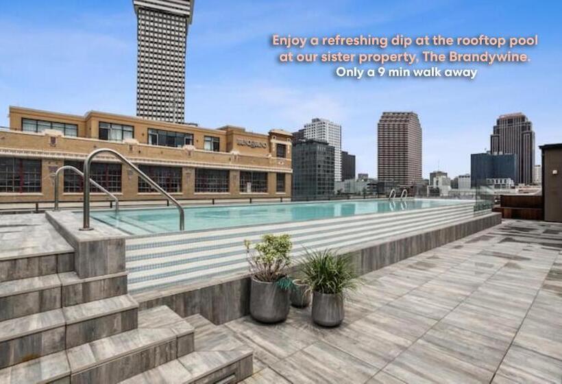 带两个卧室的顶楼公寓, Roami At Factors Row