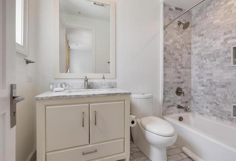 带3个卧室的公寓, Roami At Factors Row