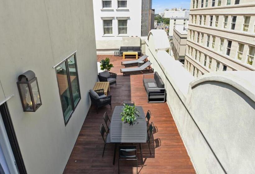 带两个卧室的顶楼公寓, Roami At Factors Row