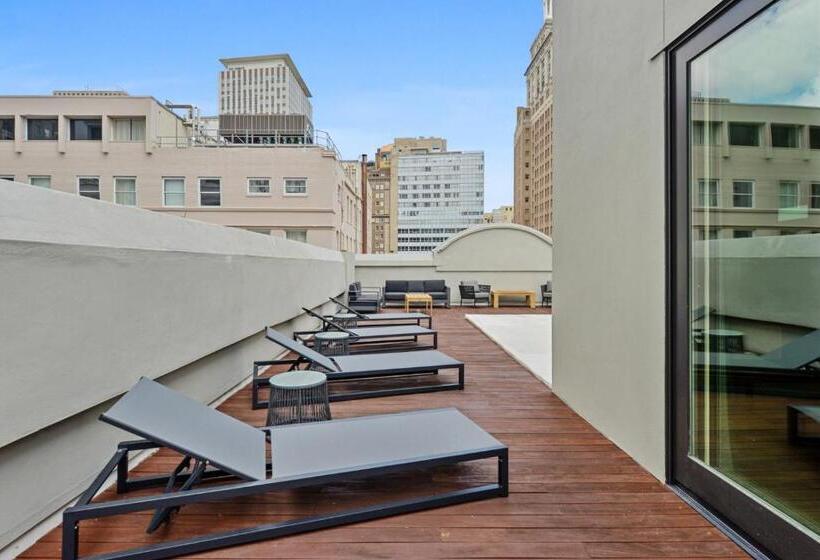 带两个卧室的顶楼公寓, Roami At Factors Row