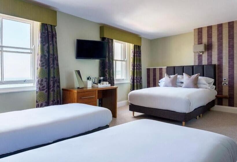 اتاق خانوادگی با چشم‌انداز دریا, Esplanade Hotel Llandudno