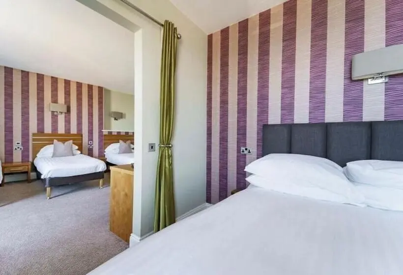 اتاق خانوادگی با چشم‌انداز دریا, Esplanade Hotel Llandudno