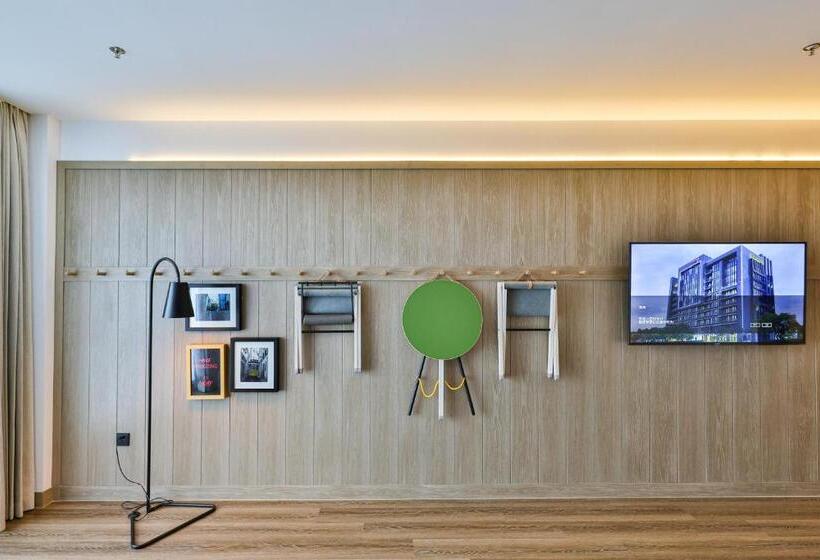 اتاق لوکس با تخت بزرگ, Moxy Shanghai Hongqiao Necc