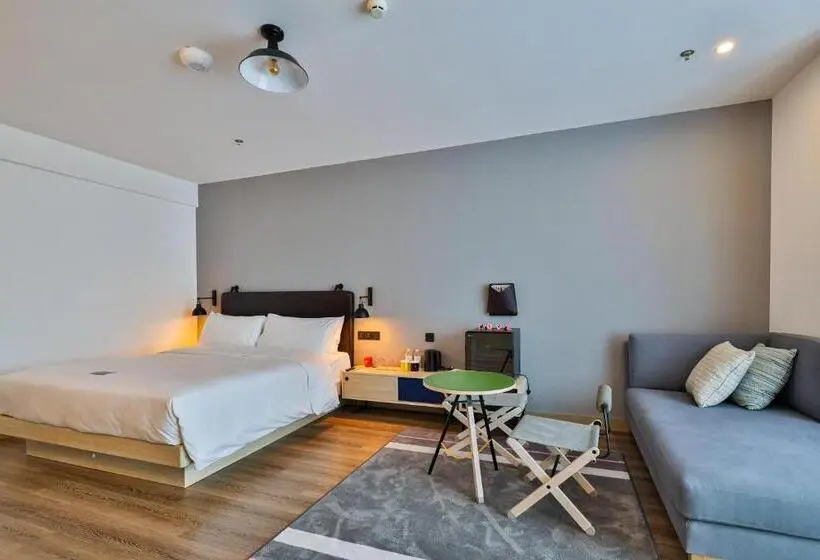 キングサイズベッドのデラックスルーム, Moxy Shanghai Hongqiao Necc