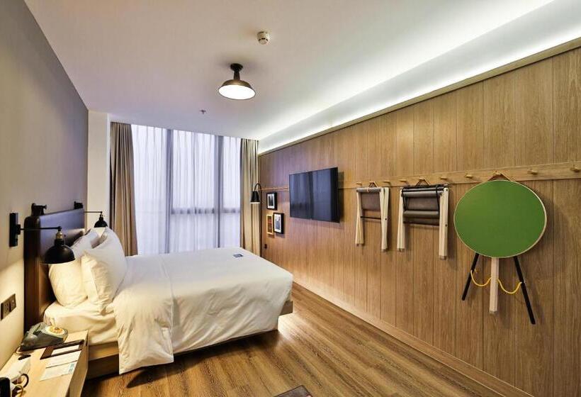 Büyük Çift Kişilik Yataklı Standart Oda, Moxy Shanghai Hongqiao Necc