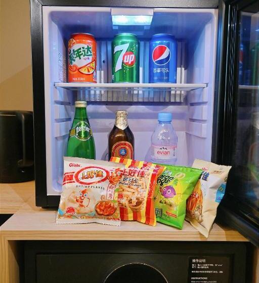 Standart Oda, Moxy Shanghai Hongqiao Necc