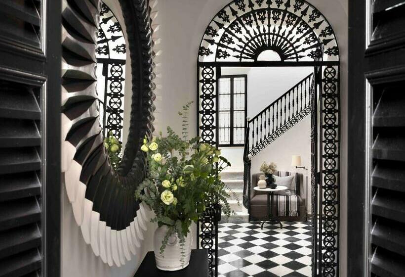 اتاق لوکس, Plaza 18 Grupo Califa