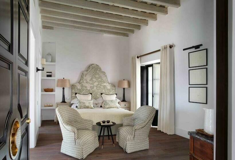 سوییت لوکس, Plaza 18 Grupo Califa