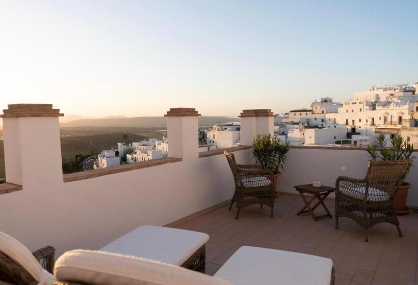 سوییت لوکس, Plaza 18 Grupo Califa