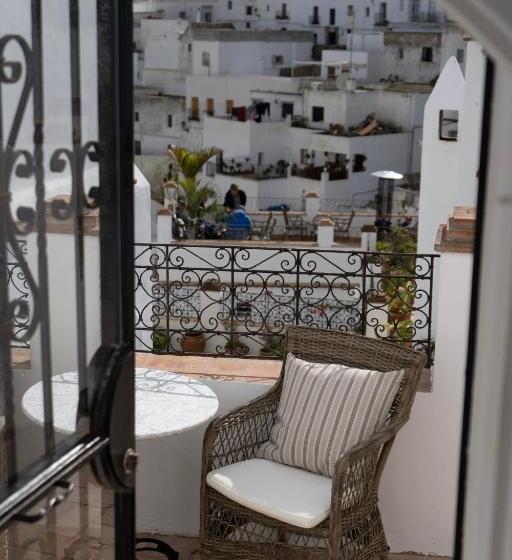 اتاق لوکس با چشمانداز دریا, Plaza 18 Grupo Califa