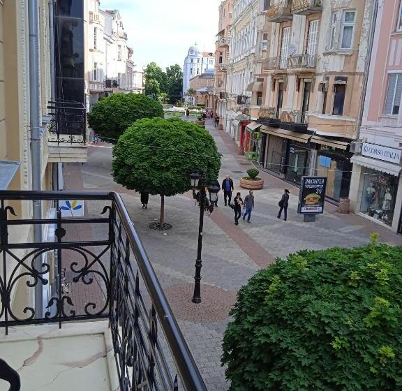 발코니 디럭스 룸, Plovdiv City Center