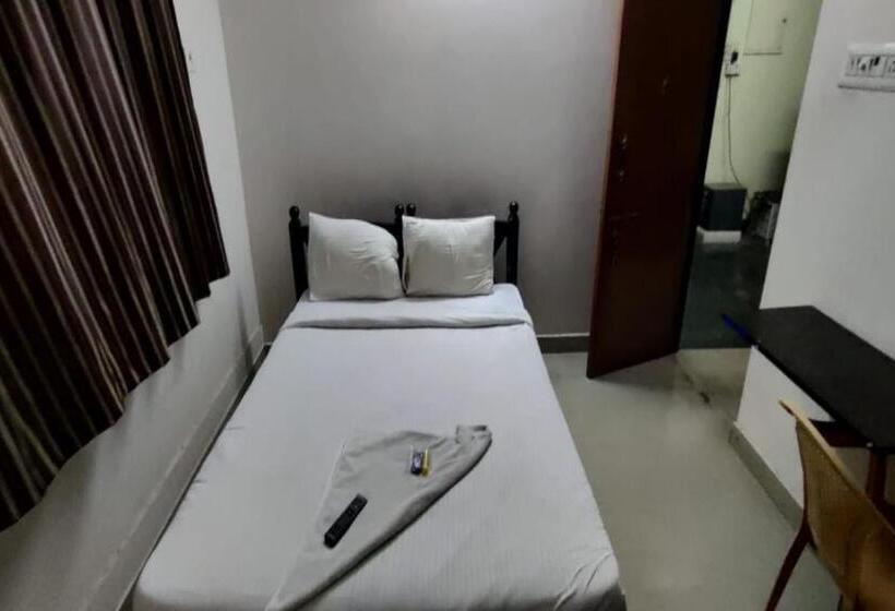 Quarto Estandar, Spot On The Grand Guest House Near Pvr Cinemas Skywalk