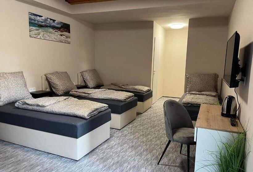 Апартаменты 1 Спальня, Kinizsi Udvar Apartmanház