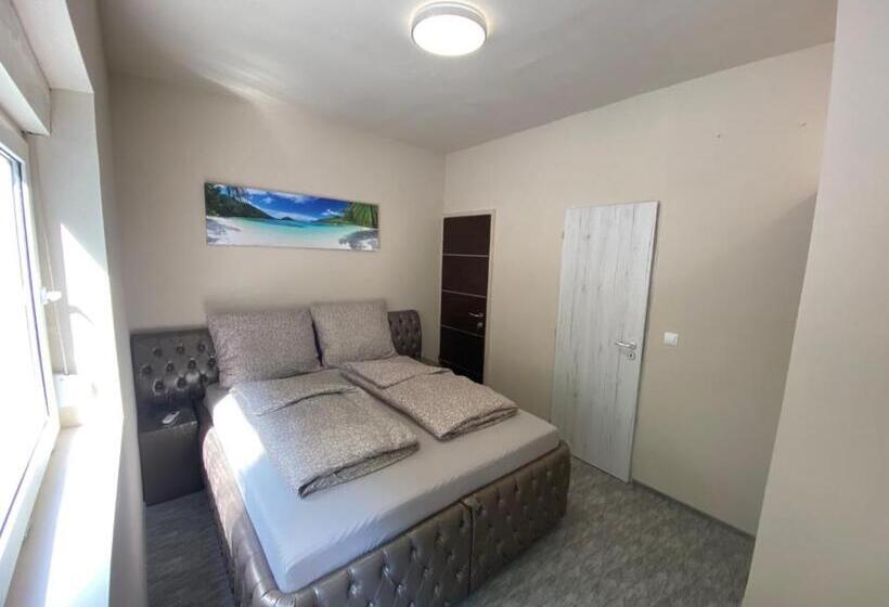 标准间, Kinizsi Udvar Apartmanház