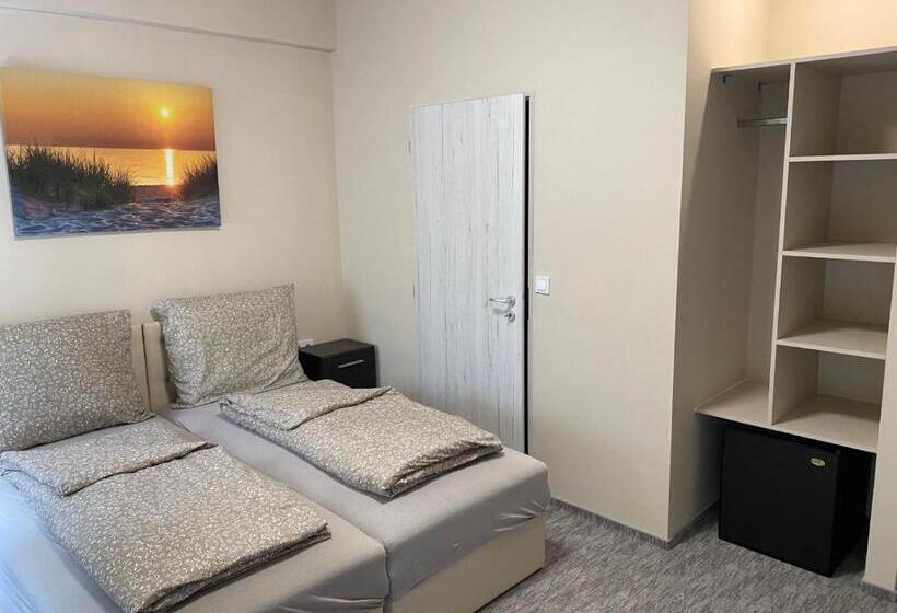 Апартаменты 1 Спальня Вид на Сад, Kinizsi Udvar Apartmanház