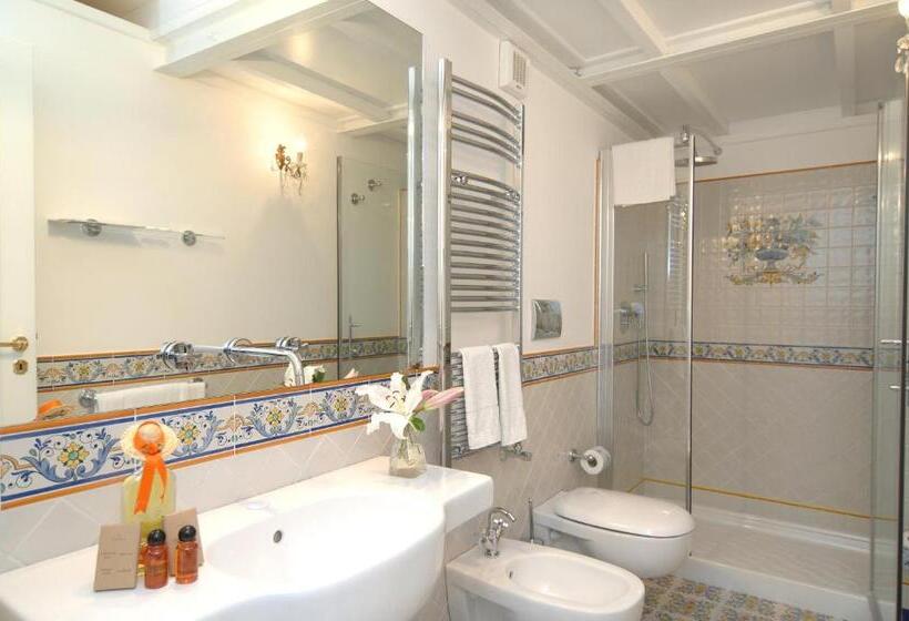 キングサイズベッドのスタンダードルーム, Boutique Gimagi