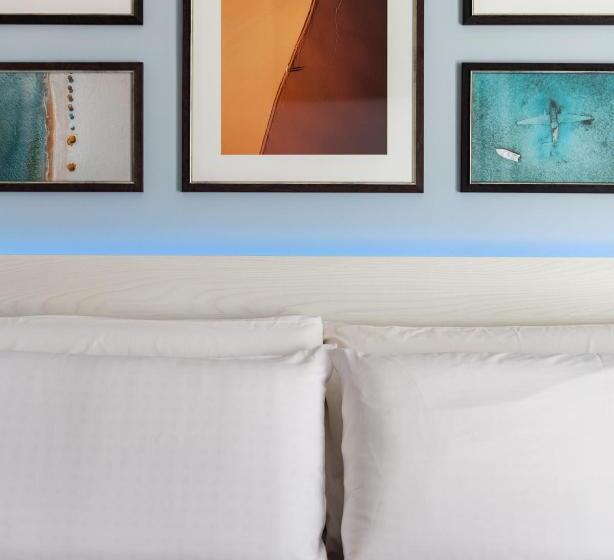 غرفة قياسية, J Rooms