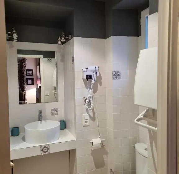 スタンダードルーム, La Chapelle Aux Acacias