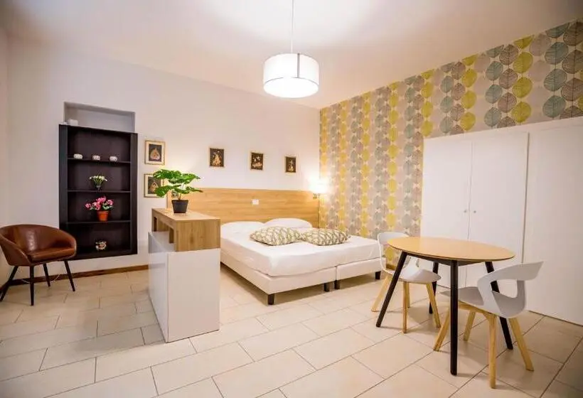 スタンダードスタジオ, Residence Villa Tota