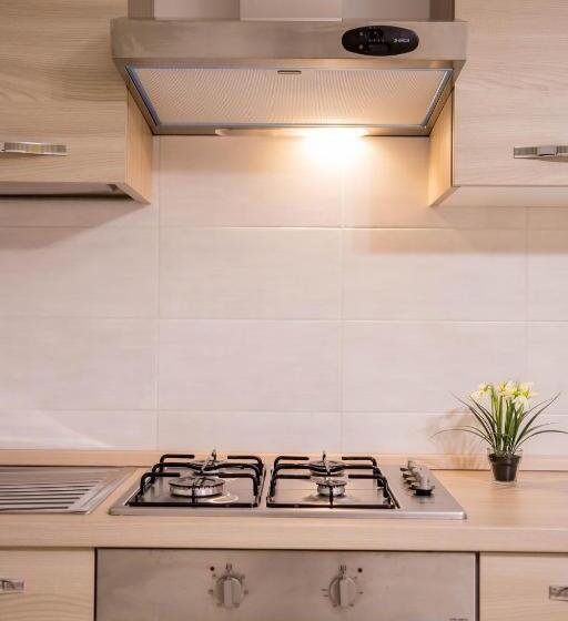 استودیوی استاندارد, Residence Villa Tota