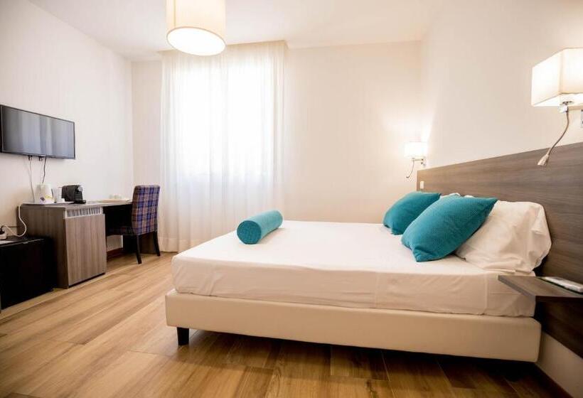 اتاق لوکس خانوادگی, Residence Villa Tota