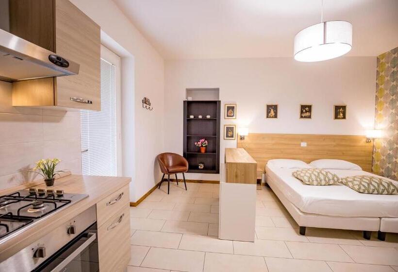 استودیوی استاندارد, Residence Villa Tota