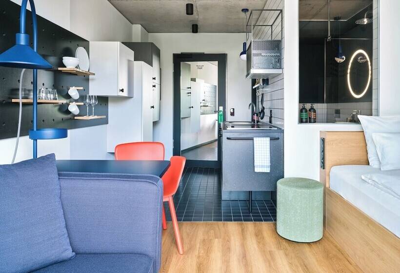 Студия Стандарт, Stayery Frankfurt Sachsenhausen