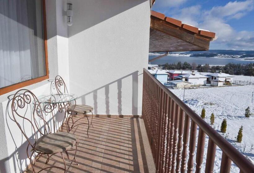 חדר סטנדרט עם מרפסת, Family Hotel The View & Spa