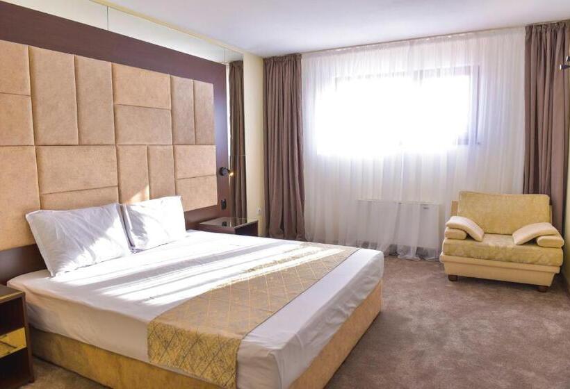 استوديو قياسي مطل على البحيرة, Family Hotel The View & Spa