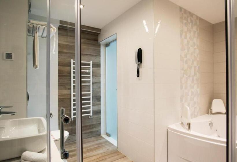 غرفة ديلوكس, Family Hotel Business Club