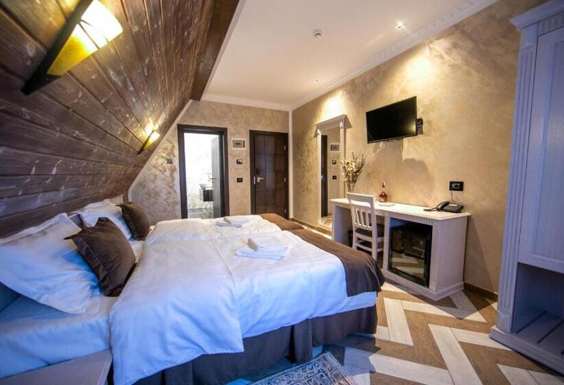 חדר סטנדרט, Hanul Tentea Pasul Gutai