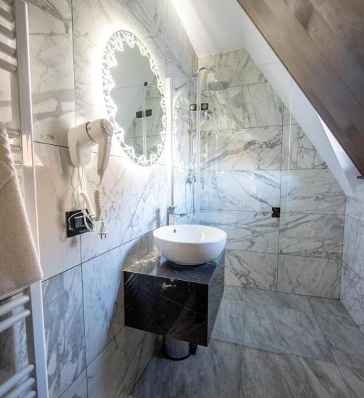 חדר סטנדרט, Hanul Tentea Pasul Gutai