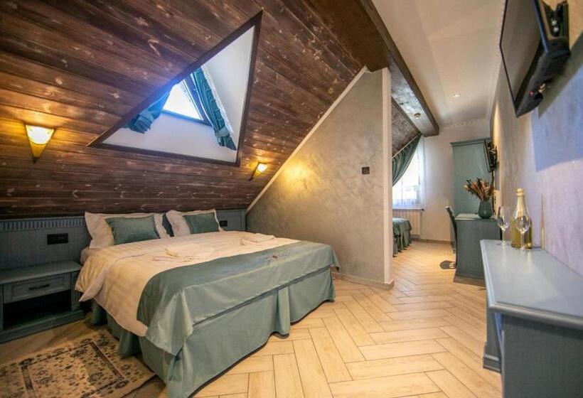 חדר סטנדרט לארבעה, Hanul Tentea Pasul Gutai